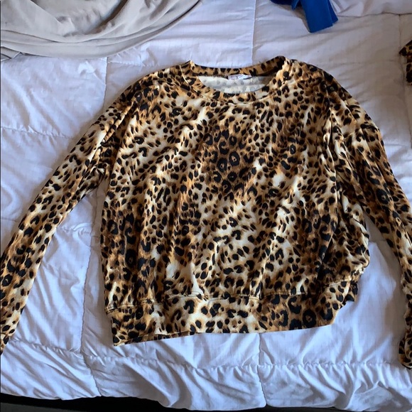 Cheetah Print Long Sleeve - Picture 1 of 1